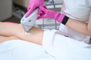 Cosmetology hardware procedure for health and skin rejuvenation of the thighs